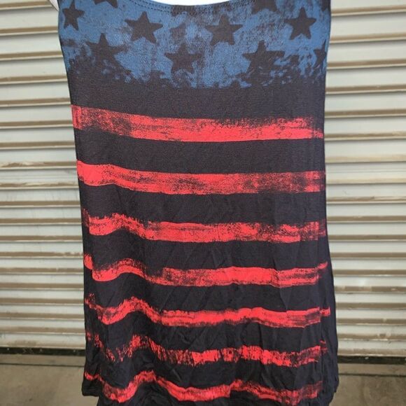 🛍️Triumph t-shirt with American flag graphic - Picture 5 of 7